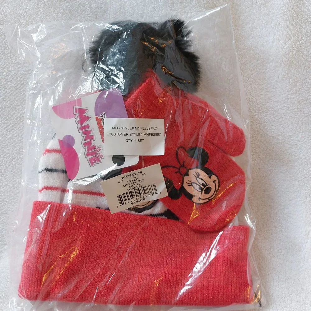 Disney's Minnie Mouse 3-D Hat & Mitten Set
